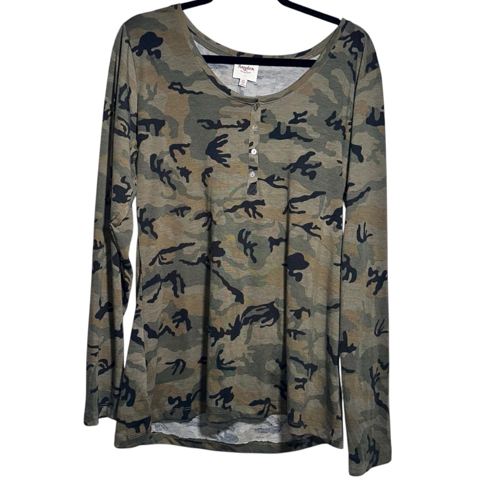 EUC HAYDEN LOS ANGELES Green Camo Print Long-Sleeved Henley Top - 1X‎